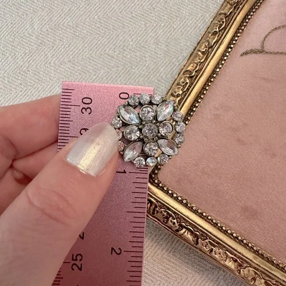 3 Piece Antiqued Gold Tone Rhinestone Set Earrings, Necklace & Hair Comb - Picture 6 of 12